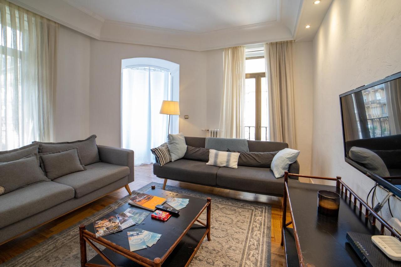La Concha Cozy Balcony Apartment By Cisan Rentals San Sebastián Exterior foto